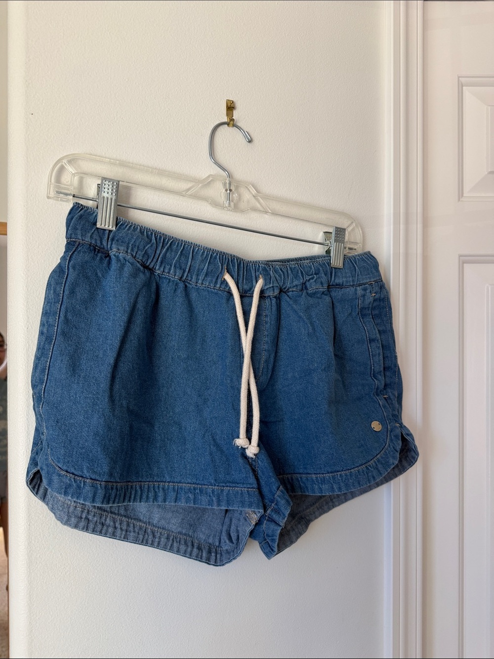Roxy - Medium Blue Light Weight Denim Drawstring Shorts With Pockets